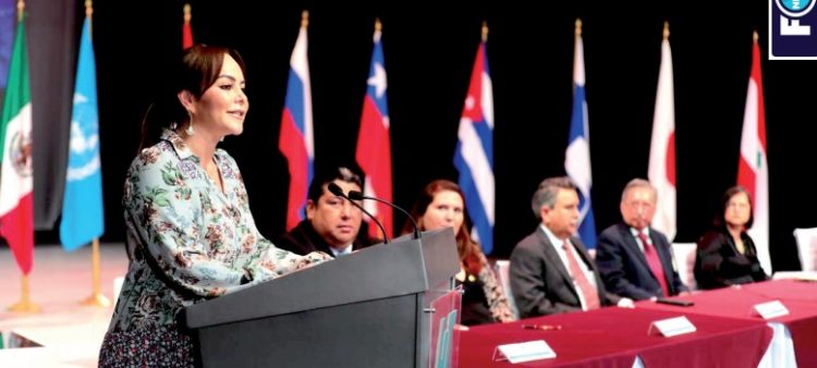 Anuncia Carmen Lilia apoyo para estudiantes universitarios