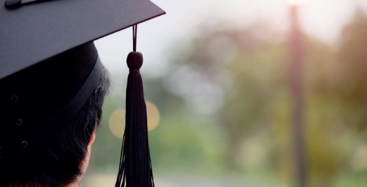 Llaman a evitar gastos excesivos en graduaciones