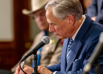 DE CONTENIDO SEXUAL Prohibirán shows en presencia de menores de edad