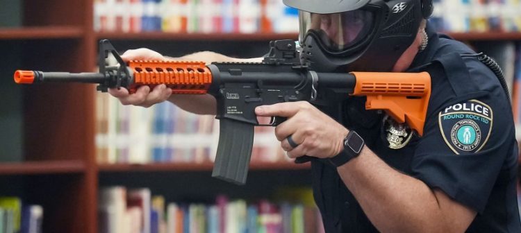 APRUEBA LEGISLATURA Habrá oficiales armados en escuelas de Texas