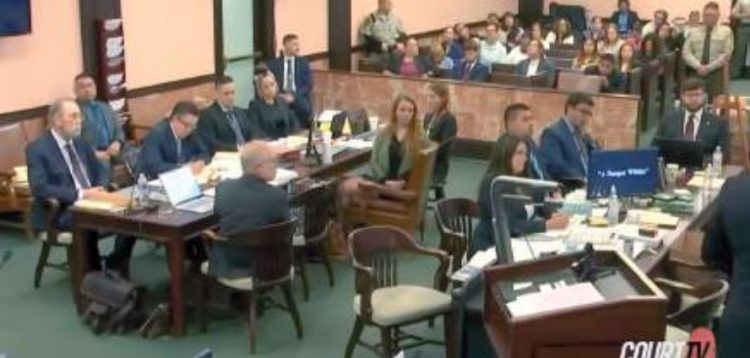 Revelan que agente apuñaló 27 veces a su víctima