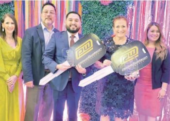 Conducirán un vehículo del año por ser mejores maestros