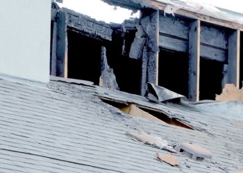 Rayo impacta vivienda de familia; solo hubo daños