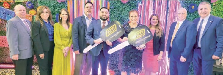 Conducirán un vehículo del año por ser mejores maestros