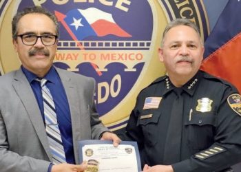 Rene Alvarado asciende al rango de subjefe de policía