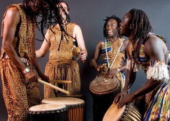 El Ritmo Inigualable de la Percusión Africana: Un Viaje Musical de Pasión y Energía