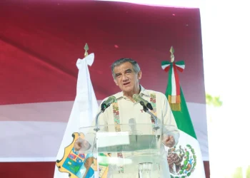 Gobernador entrega obras de pavimentación en Nuevo Laredo y destaca trabajo coordinado