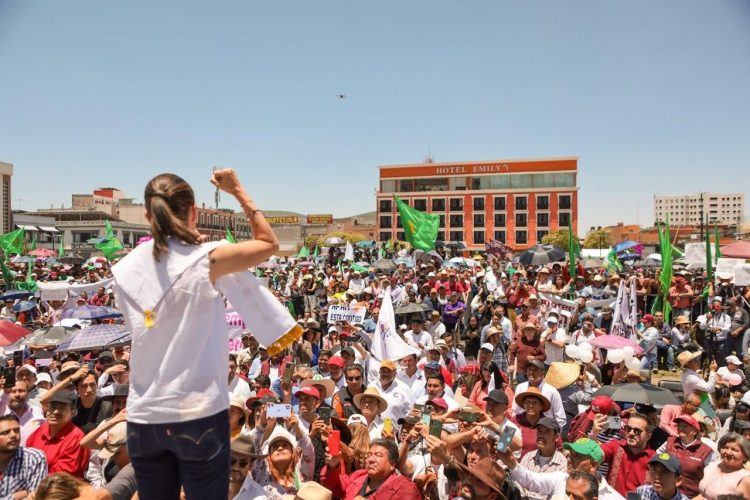 Claudia Sheinbaum defendiendo la 4T y el empoderamiento de las mujeres