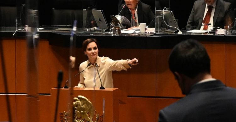 Lilly Téllez se baja de la contienda por la candidatura presidencial del Frente Amplio y cuestiona el proceso de elección