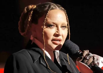 Madonna es dada de alta y se recupera en casa tras una grave infección