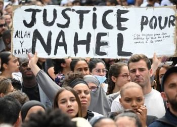 Policía detenido por asesinato de joven en Francia; protestas continúan