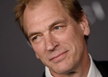 Confirman que los restos humanos en montañas de California son de Julian Sands