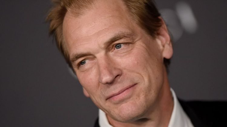 Confirman que los restos humanos en montañas de California son de Julian Sands
