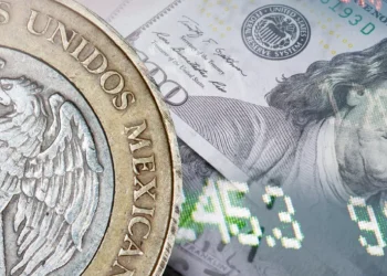 El peso mexicano se fortalece ante el dólar tras el aumento de tasas de la Fed
