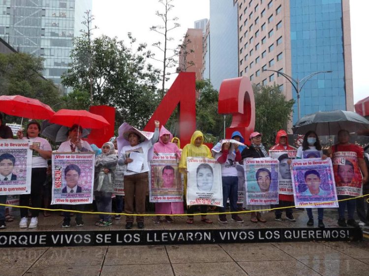 Avance en Caso Ayotzinapa: López Obrador Respaldó la Colaboración de Sedena y Marina