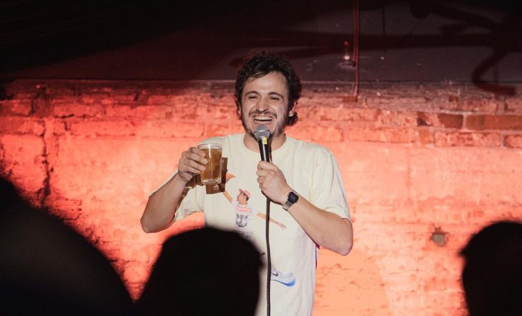 Ricardo O’Farrill enfrenta desafíos con humor: De broma en medio de crisis personales