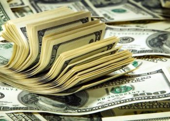 «El peso mexicano se cotiza por debajo de los 17 pesos por dólar después de 8 años»