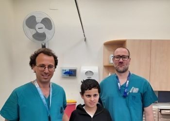 Milagrosa cirugía en Israel: Reunen la cabeza de niño tras accidente