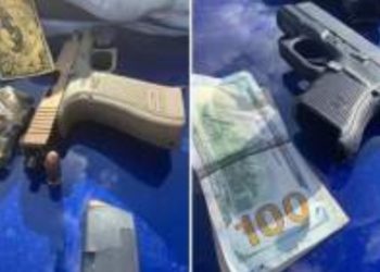 Aseguran a jovencitos auto robado, droga, armas y 4 mil dólares