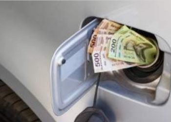 Le suben 25 centavos al litro de gasolina