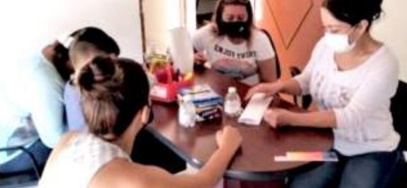 Brindan herramientas a mujeres para abatir rezago de estudios