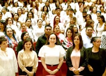 Gradúan 584 nuevos emprendedores