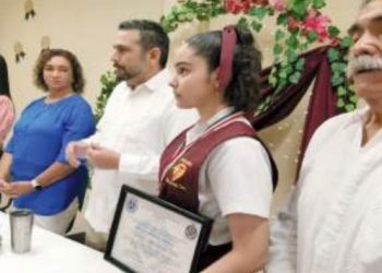Entregan medalla al Mérito Benito Juárez