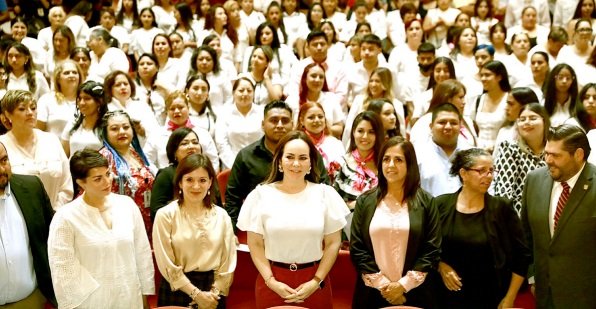 Gradúan 584 nuevos emprendedores