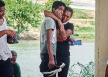 AGENTES DEL DPS Niegan agua a migrantes en medio de ola de calor