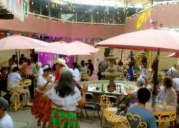 Viven gran tardeada en “El Mercado y su folklore”