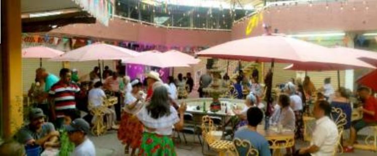 Viven gran tardeada en “El Mercado y su folklore”