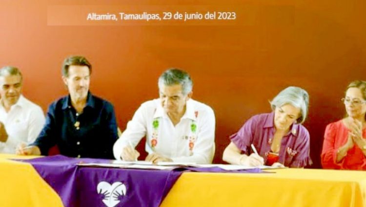 EN APOYO A LOS NIÑOS Américo firma convenio con Teletón