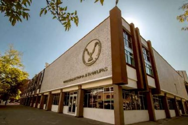 Aplicará la UAT examen CENEVAL para ingresar al nivel superior