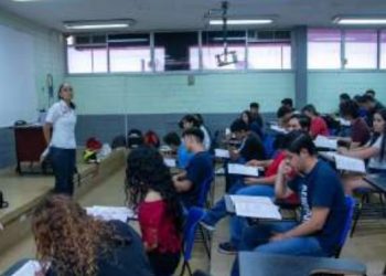 Aspirantes a ingresar a la UAT presentan examen Ceneval
