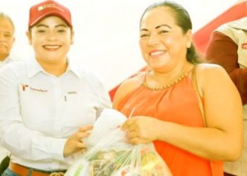 Entregan paquetes alimenticios en los 43 municipios
