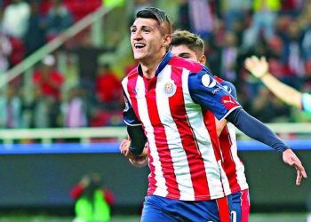 Chivas deja plantado a Alan Pulido y no avanza en las negociaciones para su regreso