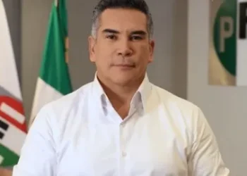 Cateo a casa del líder del PRI y acusaciones cruzadas