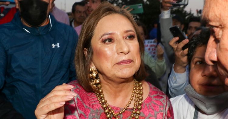 Xóchitl Gálvez denuncia a AMLO ante la FGR por revelar información sobre sus empresas