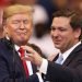 El gobernador de Florida, Ron DeSantis, ataca a Trump por su postura hacia la comunidad LGTB en su campaña presidencial