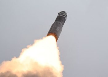 Corea del Norte lanza misil balístico en el Mar del Japón en respuesta a la disuasión extendida de Corea del Sur y Estados Unidos