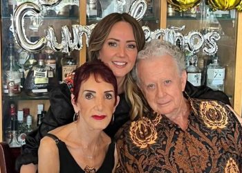 Andrea Legarreta lamenta el fallecimiento de su madre, Isabel Martínez: Un adiós emotivo y lleno de gratitud