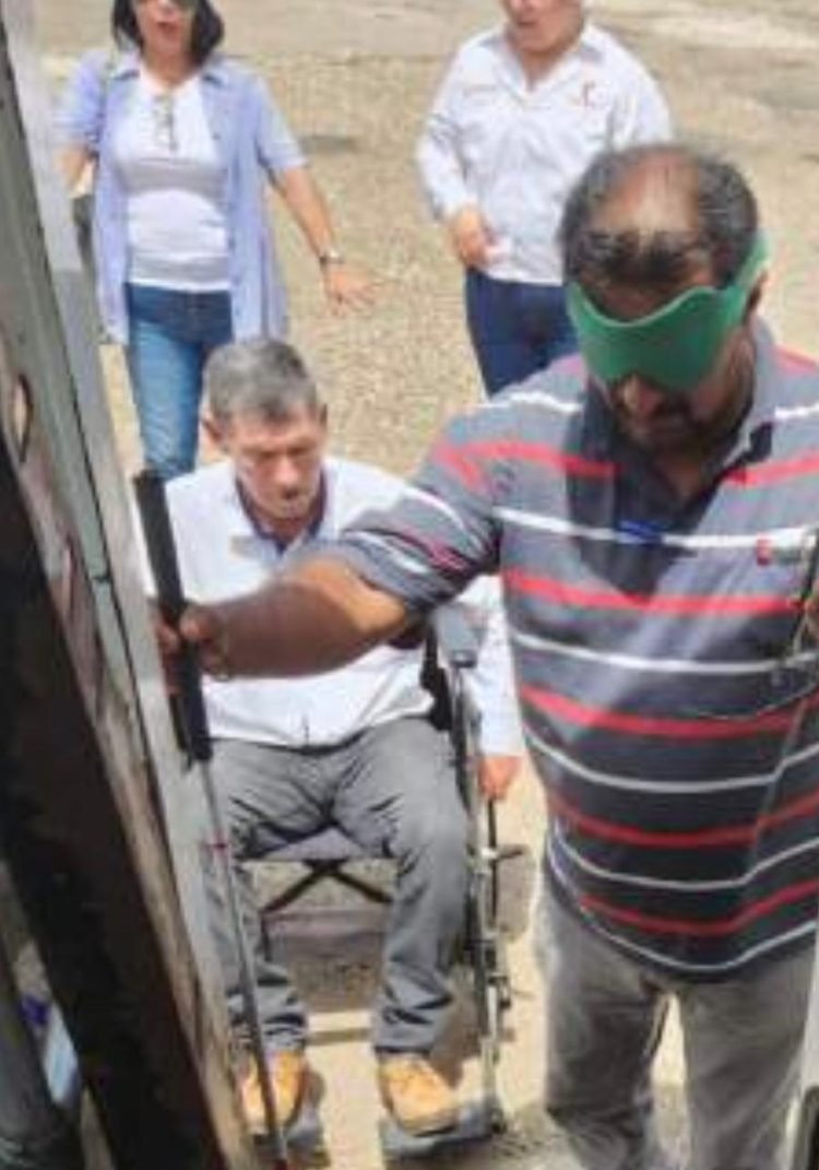 Enseñan a choferes a tratar a discapacitados