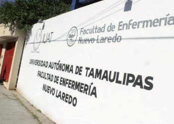 Futuros enfermeros colectan juguetes