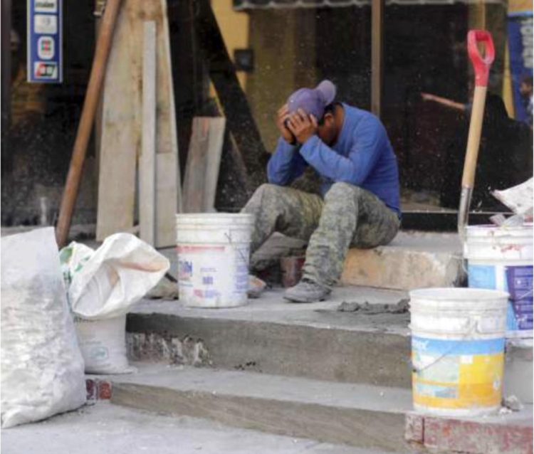 SECTOR DE LA CONSTRUCCIÓN Reportan muerte de albañiles bajo el sol