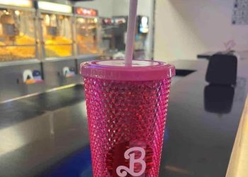 Palomeras y vasos agotados de Barbie desata caos en cines