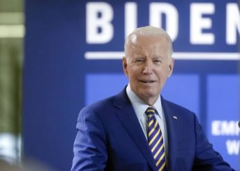 Biden y los líderes de la OTAN ingresan a la cumbre con una demostración de fuerza cuando Turquía acepta ingreso de Suecia