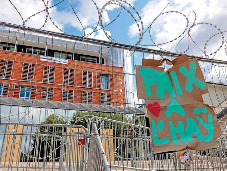 Disturbios en Francia durante la celebración de la Toma de la Bastilla: 96 detenidos y siete agentes heridos