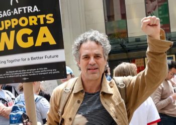 La industria de Hollywood en crisis: SAG-AFTRA aprueba huelga y se une a los guionistas