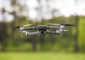 ATAQUE CON DRONES CARGADOS DE EXPLOSIVOS SACUDE APATZINGÁN, MICHOACÁN