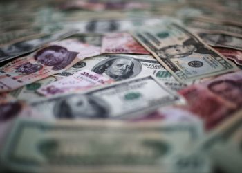 ¡RÉCORD DEL PESO! Precio del dólar hoy cae a mínimos tras inflación EE.UU.